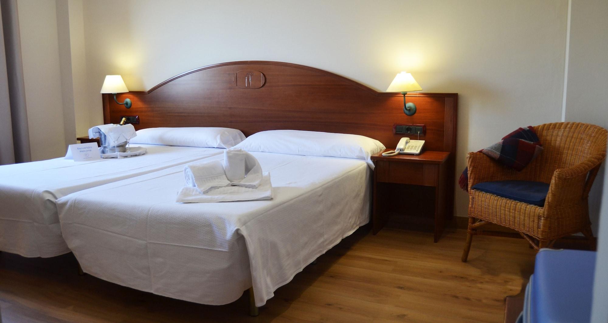 Hotel Reyes Ziries Albolote Extérieur photo