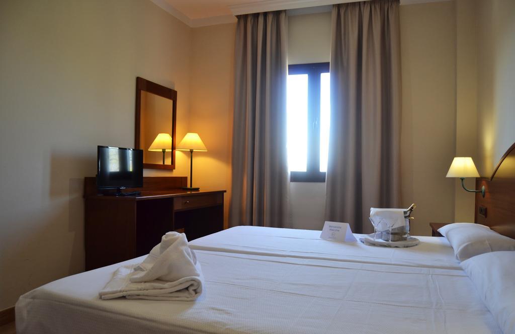 Hotel Reyes Ziries Albolote Extérieur photo