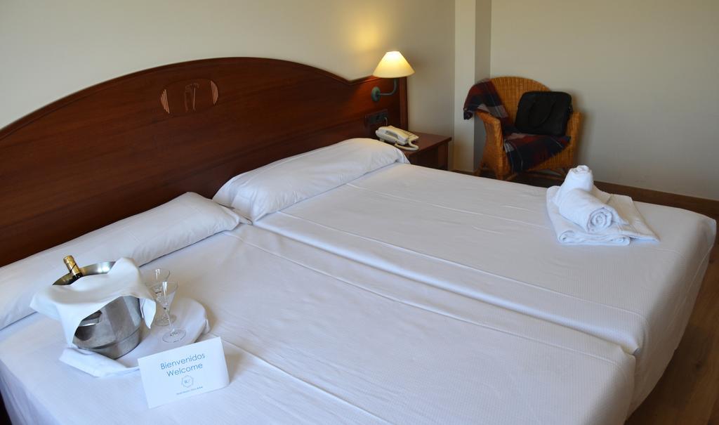 Hotel Reyes Ziries Albolote Extérieur photo
